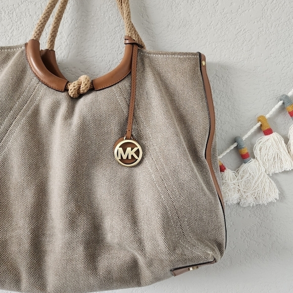 Michael Kors Isla Ring Brown Canvas Shoulder Tote Bag Large Boho Vacay Travel - Picture 3 of 15